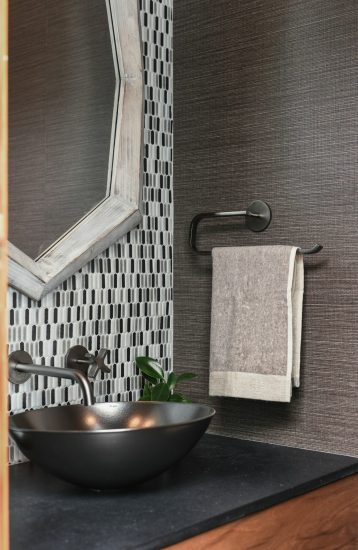 md_Johnson Cres Powder Room-1